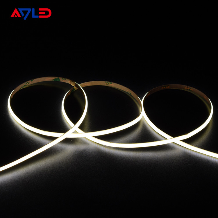 Ultra Slim 5m LED Strip Light Flexibilidade 4.5mm Largura 528led/m COB 4000K Temperatura de cor 2700K IP20/IP65 Lista UL classificada